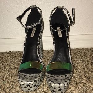 Black and silver star platform heel